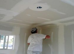 Đâu là dịch vụ chống thấm trần nhà giá thành ưu đãi nhất hiện nay? 