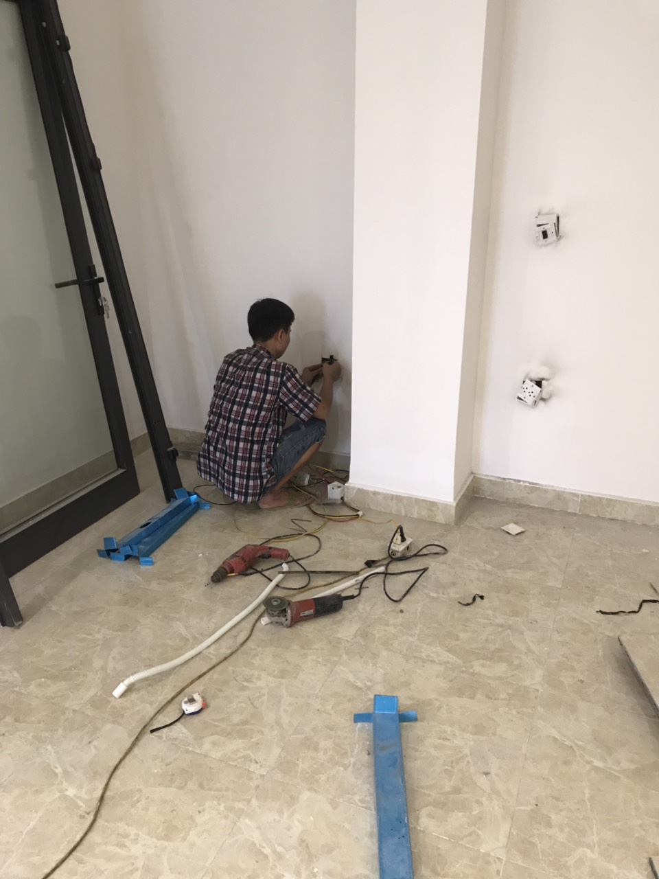 thi công lắp đặt điện nước TPHCM
